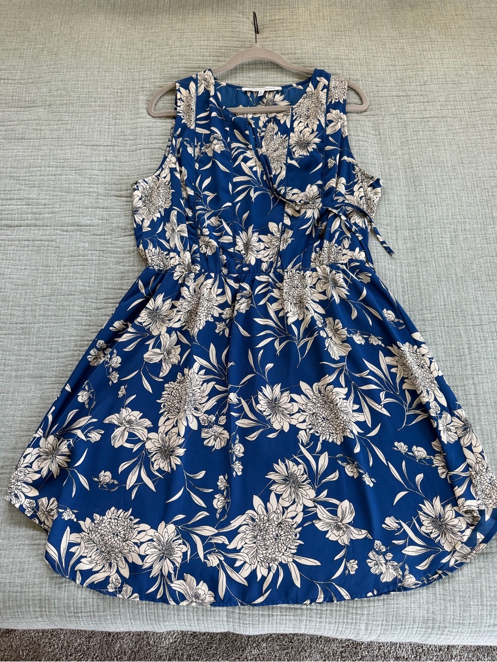 Collective Concepts Blue & White Floral Sleeveless Wrap Dress